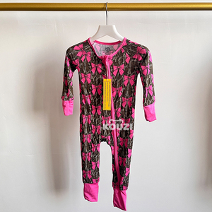 Pigiama con Cerniera per Neonati in Bambù 95% Personalizzato di Alta Qualità, Stampa Camouflage con Fiocco Rosa e Paperella, Tutina con Cerniera in Bambù per Bambini - Product Image 2