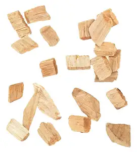 Wood chips peeled acacia meet quality standards for pulp production paper production