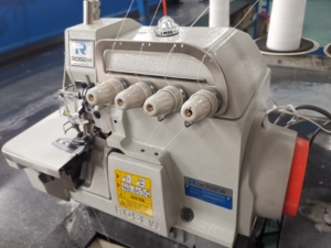 GC647KD-4 5000rpm 4本糸ダイレクトドライブ高速オーバーロックミシン - Product Image 2