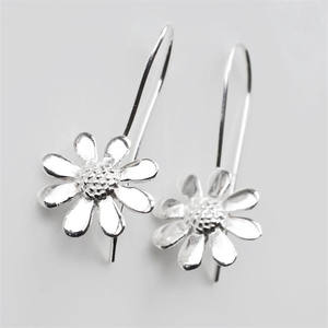 Pendientes colgantes de plata tibetana con forma de flor para mujer, con nombres de meses, bonitos, joyería colgante, regalo, pendientes de aleación chapados en plata - Product Image 4