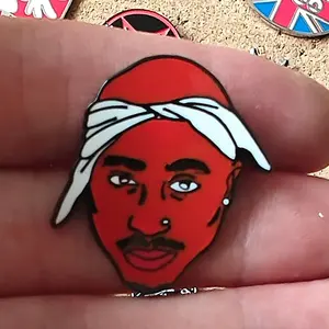 Épingles en émail de groupe de rock artisanal personnalisées uniques Broche de style dessin animé Badge de revers pour sacs à dos Vestes Cadeaux de musique - Product Image 6