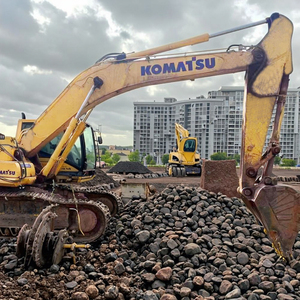 Excavadora Komatsu de 36 Toneladas del 2016 con Excelente Construcción, Bajo Consumo de Combustible, Rodamiento Central PLC y Pulgar Hidráulico Mecánico - Product Image 6