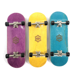 Mini-skateboards professionnels en bois d'érable sur mesure, 34*96mm et 32*97mm, avec surface lisse, vente en gros. - Product Image 5