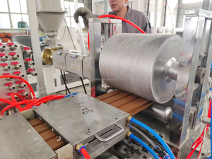 WPC bois plastique bambou poudre plancher porte conseil cadre profil machine ligne de production ligne d'extrusion - Product Image 4