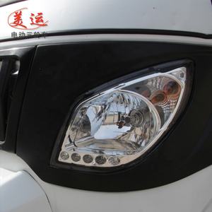 Motociclo a Tre Ruote Semi-Chiuso da 200cc Raffreddato ad Acqua, Capacità di Trasporto 4 Passeggeri - Product Image 4