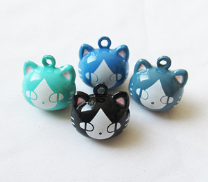 <span class=keywords><strong>Cartoon</strong></span> Style Cat <span class=keywords><strong>Jingle</strong></span> <span class=keywords><strong>Bells</strong></span> 19mm Bronze Animal End Charm - Product Image 1