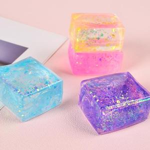 CHENXI Cubos Antiestrés con Purpurina, Juguetes Blandos para Apretar, Juguetes para el Escritorio de Oficina, para Niños y Adultos - Product Image 1