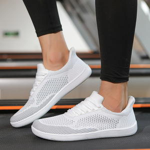 Chaussures d'été en maille respirantes et légères pour hommes et femmes, idéales pour le sport, le fitness, la course à pied et les activités décontractées (tailles 50 et plus) - Product Image 5