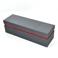 Boîte cadeau rigide de luxe personnalisée avec logo, fabriquée par une usine OEM professionnelle, avec fermeture magnétique et cordon portable.