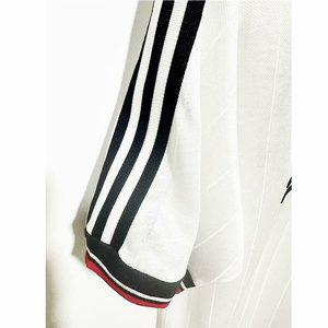 Material Original 1983 <span class=keywords><strong>Malcolm</strong></span> MacDonald Alex Ferguson Camiseta de Visitante Manga Larga 100% Poliéster Rayada Impermeable de Secado Rápido Calidad Tailandesa - Product Image 6