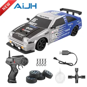 AiJH 1/16 हाई स्पीड आरसी रेसिंग कारें एलईडी लाइट वॉटर स्प्रे आरसी ऑटो रिमोट कंट्रोल मॉडल रेसिंग कार के साथ