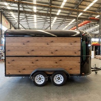 Remorque à chevaux en aluminium, remorque à chevaux en bois avec fenêtres pour le transport d'animaux, bar mobile et entreprise de remorques sur mesure