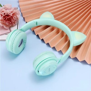 <span class=keywords><strong>Headset</strong></span> Musik Murah Y08M Over Ear dengan Mikrofon, Dukungan Kartu Memori, Headphone Nirkabel Warna-warni Model Telinga Kucing Bercahaya untuk Anak-anak - Product Image 6