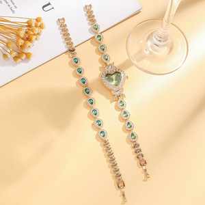 Nouveau cadran vert frais Aurora incrusté de diamants <span class=keywords><strong>montre</strong></span> pour <span class=keywords><strong>femme</strong></span> Bracelet printemps été cadeau d'anniversaire en acier inoxydable <span class=keywords><strong>Quartz</strong></span> 10mm - Product Image 3