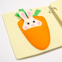 Livre d'activités en feutre éducatif personnalisé pour les tout-petits et les enfants d'âge préscolaire - Montessori Little Animal House Busy Quiet Book personnalisé