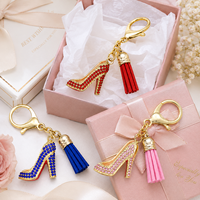 Pendentif de sac à main pour femme, style chaussure à talon haut, doré, tendance, orné de pierres brillantes, design élégant, pour usage quotidien, inspiré de la sororité Divine 9