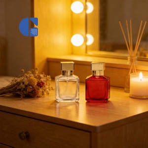 Bouteille de parfum de luxe rechargeable <span class=keywords><strong>vide</strong></span> en verre de 70ml d'atomiseur de vaporisateur d'usine en gros - Product Image 1