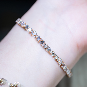 <span class=keywords><strong>Bracciale</strong></span> Tennis in Oro 18K <span class=keywords><strong>con</strong></span> Diamanti Taglio <span class=keywords><strong>Smeraldo</strong></span> da Laboratorio, Gioielli di Tendenza per Matrimoni o Feste Regalo - Product Image 5