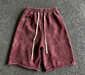 Pantalones Cortos Casuales de Alta Calidad con Lavado Ácido, Efecto Desgastado por el Sol, Color Borgoña, Estampado de Letras con Pedrería, Borde sin Rematar y Cordón Ajustable - Product Image 3