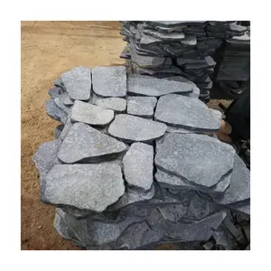 Pietra per lastricati casuale irregolare della pietra del gradino del basalto nero