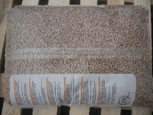 Granulés de bois bon marché / Granulés de bois de pin au prix d'usine / Granulés de bois de qualité 6mm-8mm Service d'emballage OEM Sacs de 15kg sur palettes - Product Image 2