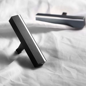 Diffuseur de <span class=keywords><strong>parfum</strong></span> pour voiture en aluminium aéronautique moderne de luxe en petit lot, boîte-cadeau, ensemble de diffuseur d'aromathérapie solide, rafraîchisseur d'air - Product Image 3