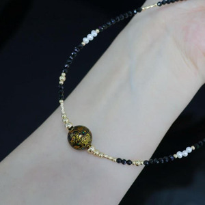 Collar hecho a mano con baño de oro de 14K, cuentas de espinela negra natural con perla de agua dulce y colgante de cuentas de laca vintage para mujer - Product Image 3
