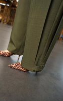 Pantalon large vert foncé sur mesure pour femme 2026, pantalon de bureau taille haute avec coupe décontractée ajustée, OEM/ODM, style vintage avec revers