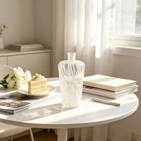 Diffuseur de parfum en verre soufflé à la main, forme cylindrique, bouchon couronne, finition de surface personnalisée, pour cadeaux de mariage, boutique
