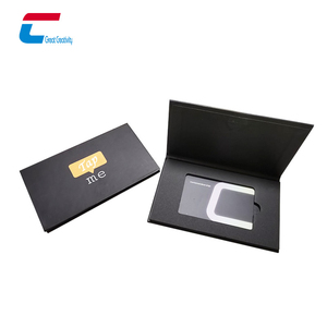 Boîte cadeau personnalisée VIP haut de gamme imperméable avec revêtement UV, emballage en carton rigide pour carte de crédit et carte de visite - Product Image 2