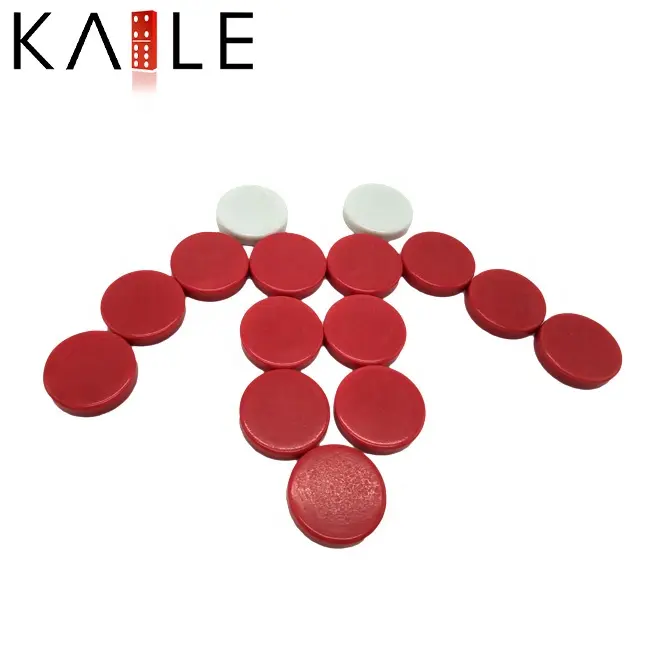 الأحمر والأبيض الشطرنج لعبة الطاولة قطعة البلاستيك لعبة الشطرنج