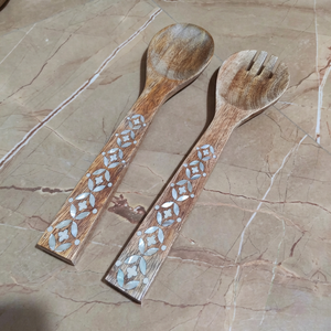 Juego de 2 Servidores de Ensalada de Madera Hechos a Mano con Incrustaciones de Madreperla, Acabado Pulido, Juego de Regalo Premium para Cocina y Comedor - Product Image 1