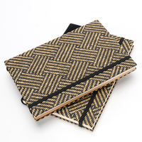 Journal vintage ethnique marocain géométrique tribal noir fait main avec couverture rigide A5, papier ligné crème et bande élastique
