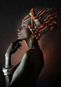 Arte murale in tela di arte del soggiorno in stile africano in stile Art Art di ispirazione Art "ragazza nera con gioielli in argento" - Product Image 4