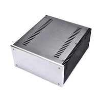 Pièces en aluminium usinées sur commande, fabrication personnalisée, boîtier de sortie d'amplificateur en alliage d'aluminium avec panneau de radiateur double