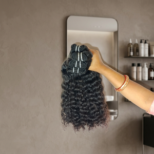 Cheveux naturels non traités en gros pour femmes, texture bouclée vietnamienne, cuticules alignées, cheveux indiens ondulés profonds - Product Image 1