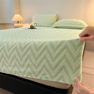 Sábanas Ajustables de Terciopelo de Leche con Estampado Mambo Clase A 360 °   Juego de Sábanas con Diseño de Banda Elástica Completa, Suaves, Cálidas y Antideslizantes - Product Image 4