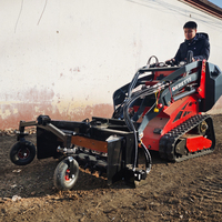 Derette DRT450 Mini Skid Steer Loader Track Crawler dengan Bucket Auto Leveling dan Harley Rake Attachment Alat Serbaguna