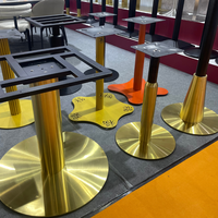 Trèfle à quatre feuilles Design Orange Table basse d'appoint Métal Fer Pieds de table Couleur claire
