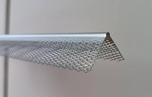 Угловой профиль из оцинкованной сетки 28x28 мм для мини-штукатурки, 2400/2700/3000 мм, для нанесения мини-штукатурки и отделки углов - Product Image 3