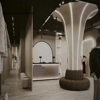 Meubles de magasin de vêtements de haute qualité, en bois massif, présentoirs de vêtements, comptoir de magasin de luxe, design pour magasin de vêtements