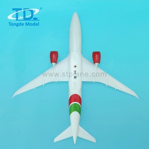 Modèle d'<span class=keywords><strong>avion</strong></span> en résine <span class=keywords><strong>Kenya</strong></span> Airways B787, 32 cm, échelle 1/200, cadeaux d'entreprise personnalisables - Product Image 4