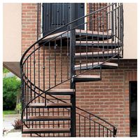Escalier industriel robuste PRIMA, structure solide pour accès multi-étages en usine et entrepôt