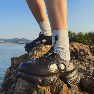 รองเท้าชายหาดพื้นหนา กันลื่น ระบายอากาศได้ดี สไตล์สปอร์ต ปิดนิ้วเท้า เหมาะสำหรับฤดูใบไม้ผลิและฤดูร้อน รองเท้าลุยน้ำ พื้นรองเท้า EVA - Product Image 3