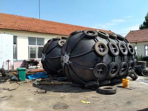 Protection garde-boue pneumatique en caoutchouc de type yokohama sur quai port quai quai ponton quai bateau bateau bateau pare-chocs chaîne de pneus - Product Image 4