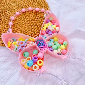 Mylulu Cadeau pour les filles de la maternelle dans une boîte-cadeau Accessoire pour cheveux pour filles Perles Diy Set Hair Clip and Headpiece with Hanger - Product Image 1