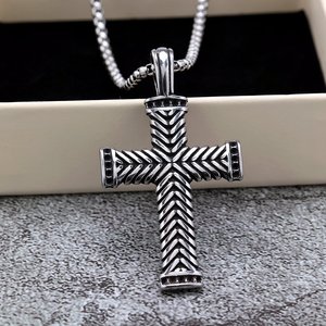 จี้กางเขนสแตนเลส ดีไซน์เรขาคณิต สร้อยคอสำหรับทุกเพศ ของขวัญ - Product Image 3