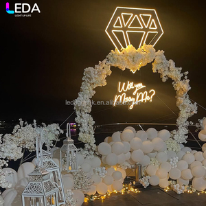 ซุ้มดอกไม้ทรงกลม LEDA สุดหรูสำหรับงานแต่งงาน พร้อมไฟ LED ประดับพื้นหลังโลหะลายเพชร ขายดี - Product Image 4