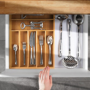 Organisateur de tiroir à ustensiles en bambou haut de gamme, plateau à <span class=keywords><strong>couverts</strong></span> en bois de bambou multi-fentes, <span class=keywords><strong>design</strong></span> personnalisé, boîte de rangement en bois pour la cuisine - Product Image 5