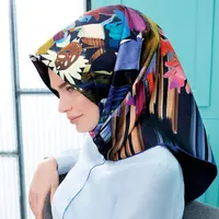 2019 New Design 90 × 90 Women Muslim Dubai Design European Turkish Style Square Scarf Satin Hijab